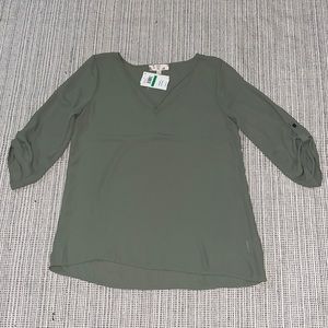 NWT Hippie Rose Bar Front Sleeve Shirt Olive Color